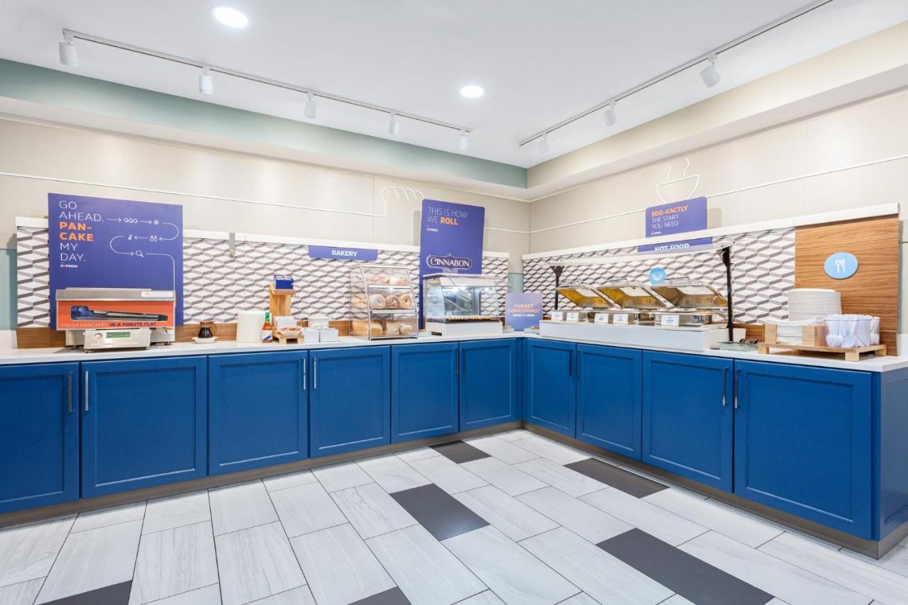 Holiday Inn Express & Suites Williamsburg By Ihg מראה חיצוני תמונה